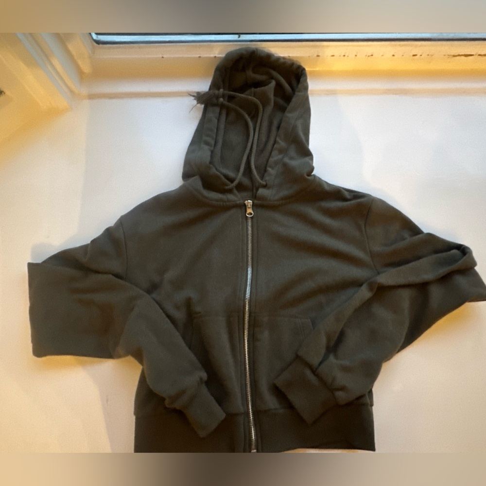 WILD FABLE GREEN ZIP UP HOODIE